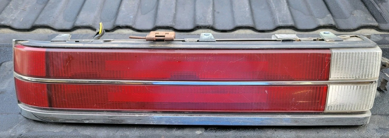1985-90 Buick ELECTRA PARK AVENUE LEFT DRIVER TAIL LIGHT USED OEM 1985-90 Buick ELECTRA PARK AVENUE LEFT DRIVER TAIL LIGHT USED OEM