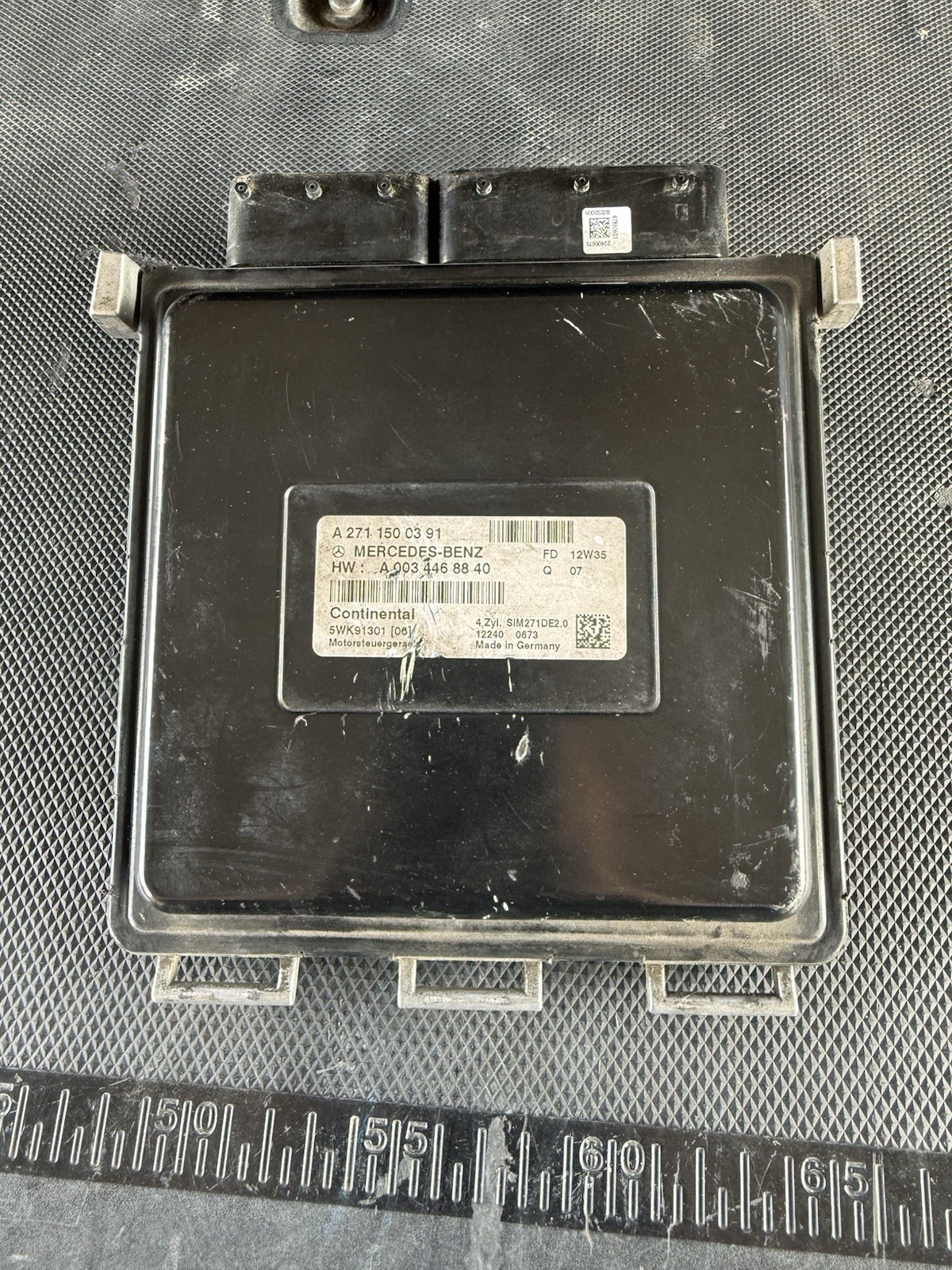 12-15 Mercedes Benz W204 C250 ECU ECM Engine Computer Control Module A2711500391