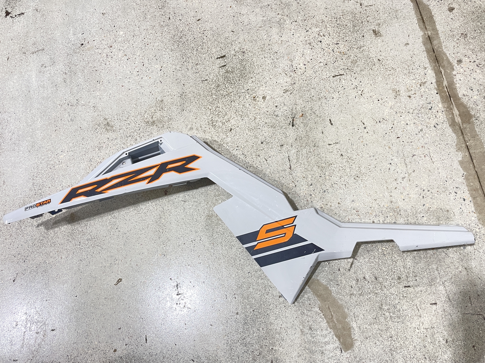 Asm, Fender, Painted Gray, Rear RH, Clip - 2017 Polaris  RZR XP 1000 EPS 40703