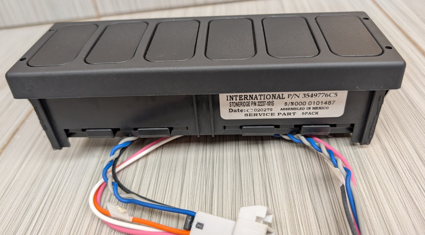 3549776C5 International Housing Switch 6 Pack Din Multi New All Blanks 3549776C5 International Housing Switch 6 Pack Din Multi New All Blanks