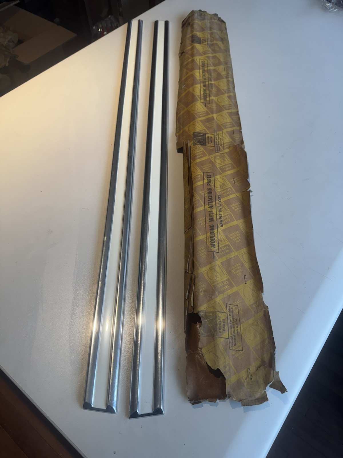NOS OEM 1961 CHEVROLET BEL AIR PARKWOOD FRONT DOOR UPPER MOULDING PAIR LH / RH