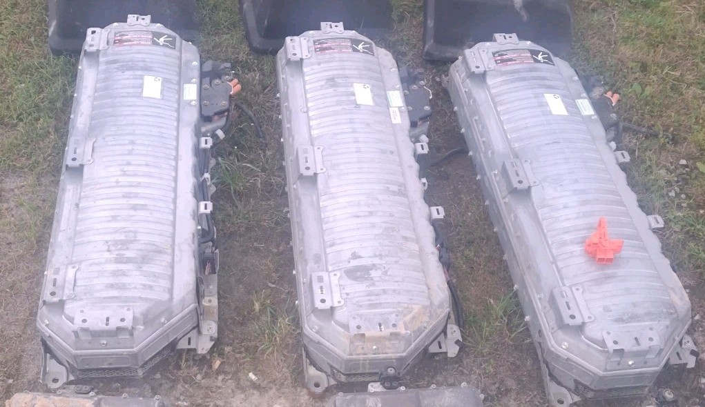 GM Tahoe, Escalade, Yukon, Silverado, Sierra Hybrid battery Lot Of 3 AS IS GM Tahoe, Escalade, Yukon, Silverado, Sierra Hybrid battery Lot Of 3 AS IS