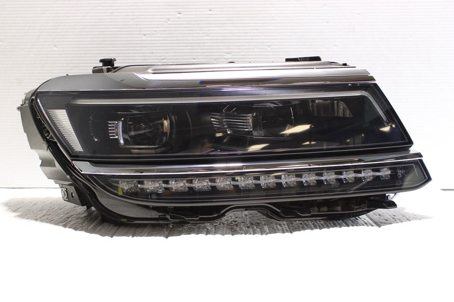 2017-2022 Volkswagen Tiguan LED Right Side Headlight Assembly OEM 5NL941114A