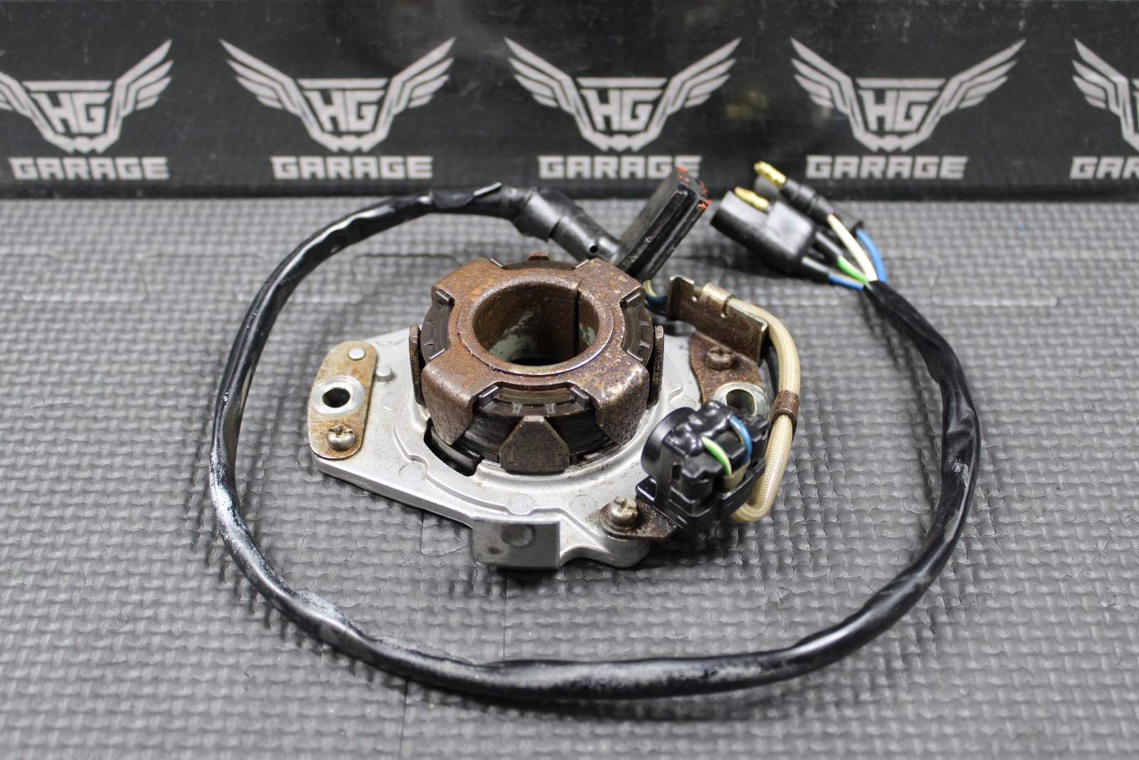1996 93-96 HONDA CR250R OEM STATOR MAGNETO ALTERNATOR GENERATOR 31100-KZ3-891 1996 93-96 HONDA CR250R OEM STATOR MAGNETO ALTERNATOR GENERATOR 31100-KZ3-891