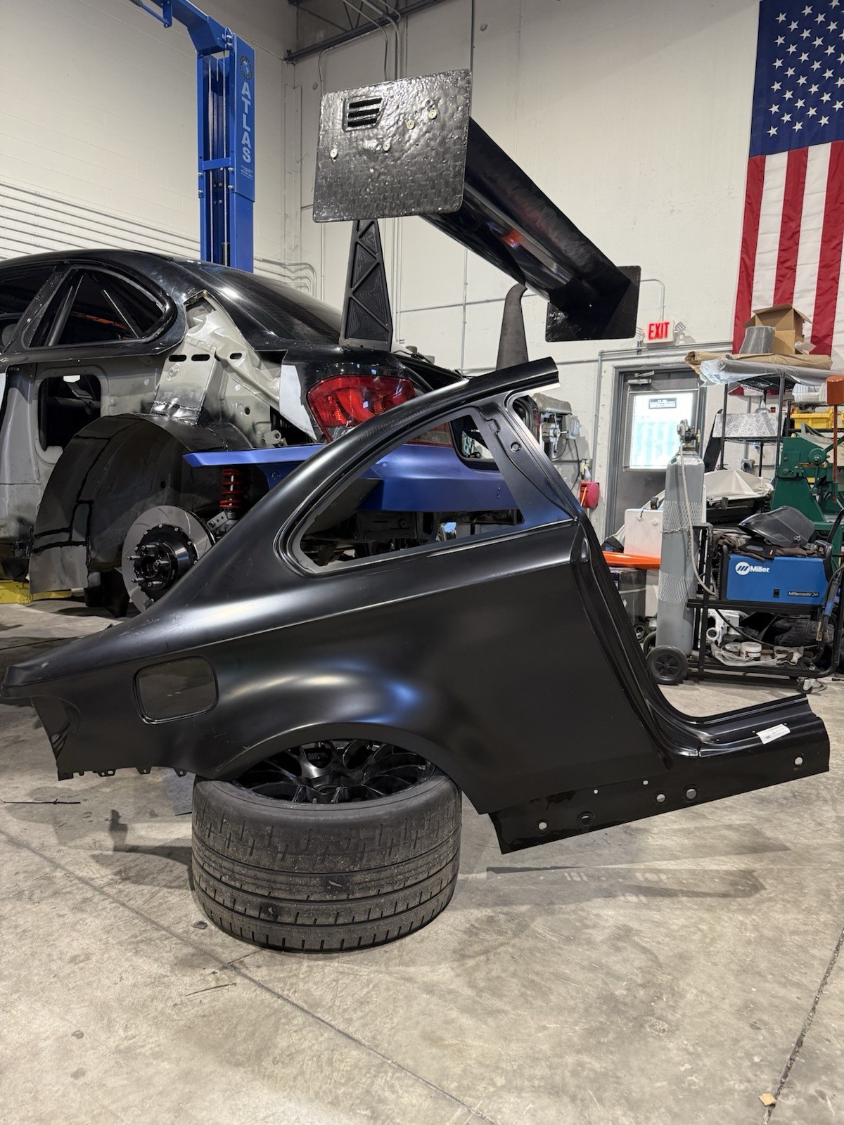 BMW 1M OEM Quarter Panel Right/Passenger Side Rare Genuine Part 41008052628 BMW 1M OEM Quarter Panel Right/Passenger Side Rare Genuine Part 41008052628