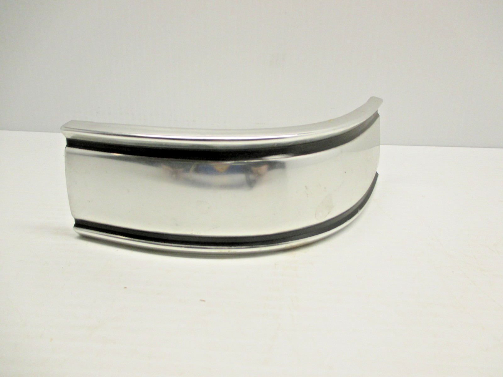 NOS 1970\'S OR 1980\'S GMC OR CHEVY SQUARE BODY CAB CORNER WRAP TRIM PIECE K10/K20