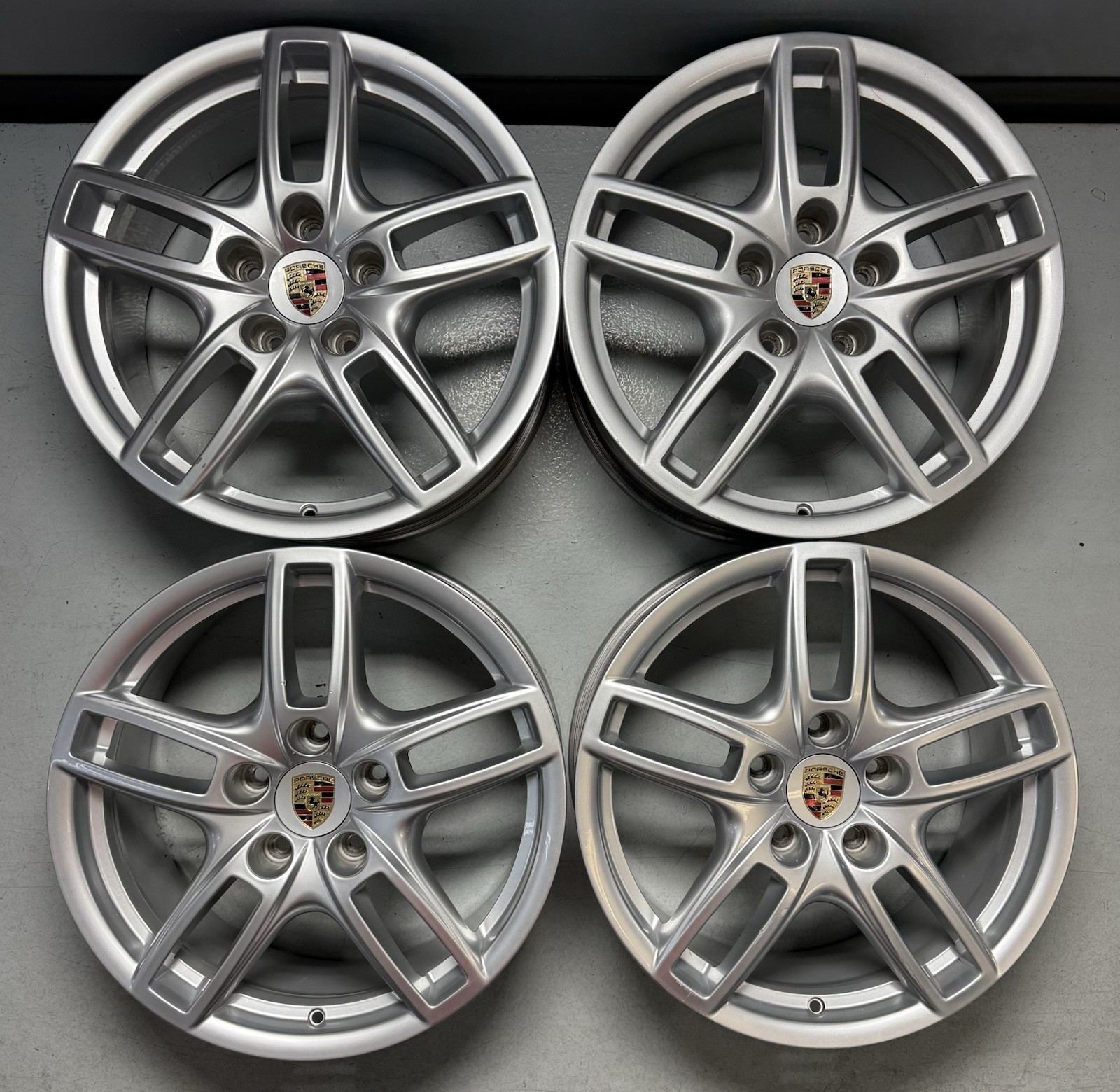 19” Porsche Cayenne Turbo III Rad Rim Set In Silver Color 19” Porsche Cayenne Turbo III Rad Rim Set In Silver Color
