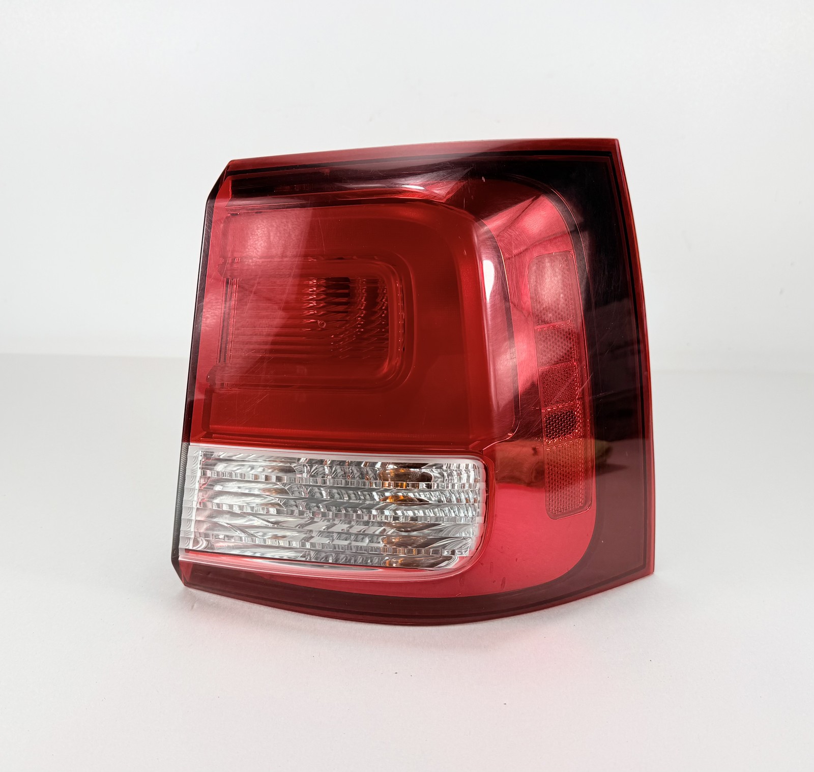 2014-2015 Kia Sorento RH Right Passenger Side Outer Tail Light Lamp 92402-1U500