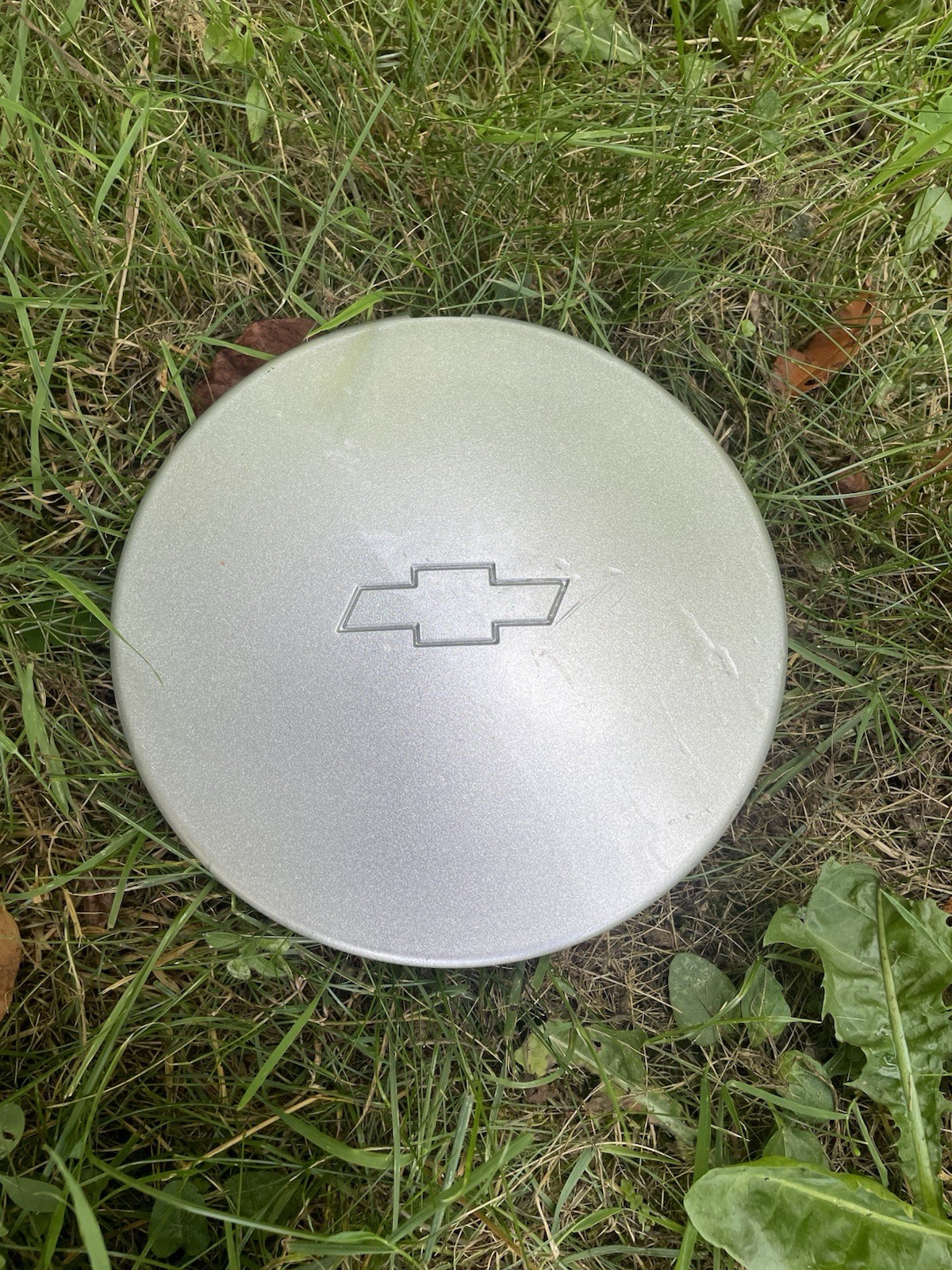 2000-2005 Chevrolet Malibu Chevy Malibu Wheel Center Cap (1) Very Nice Clean