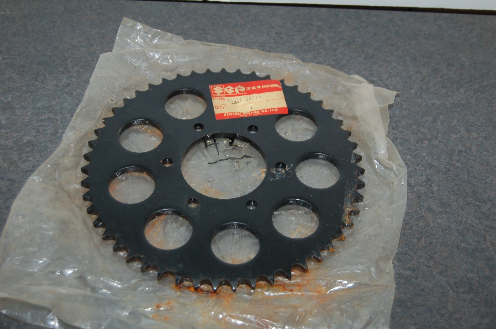 NOS GENUINE SUZUKI 64511-28710 SPROCKET REAR WHEEL 51 TEETH TS125 1971-1977 NEW NOS GENUINE SUZUKI 64511-28710 SPROCKET REAR WHEEL 51 TEETH TS125 1971-1977 NEW