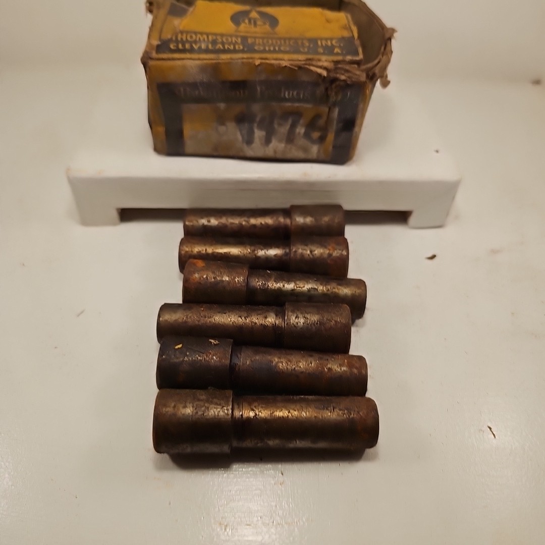 VINTAGE NOS LOT OF 6 THOMPSON PRODUCTS 7476 VALVE GUIDES VINTAGE NOS LOT OF 6 THOMPSON PRODUCTS 7476 VALVE GUIDES