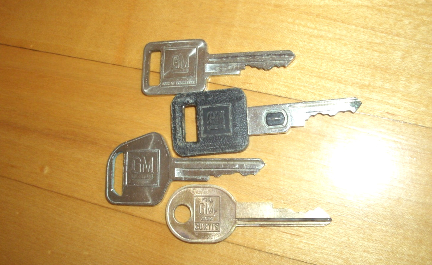 Vintage GM Car Keys Lot of 4 - 1 Curtis B-47K Vintage GM Car Keys Lot of 4 - 1 Curtis B-47K