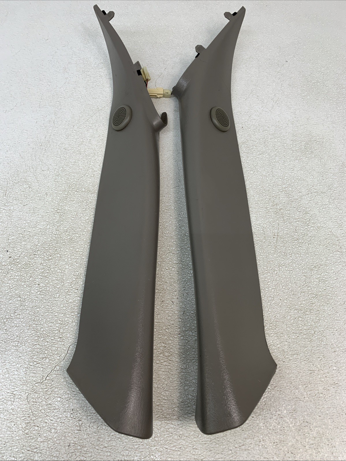 99-06 Chevy Silverado GMC Truck Pair Of Front A-Pillar Trim OEM Pewter