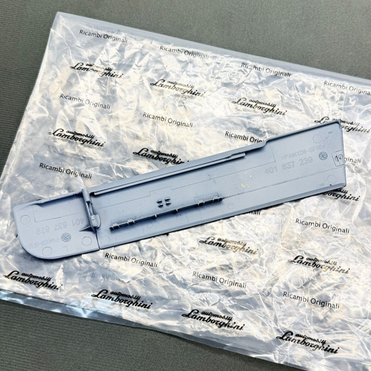NEW 0R1400020 Left Side Door Handle Cover for Lamborghini Gallardo LP560 LP570 NEW 0R1400020 Left Side Door Handle Cover for Lamborghini Gallardo LP560 LP570