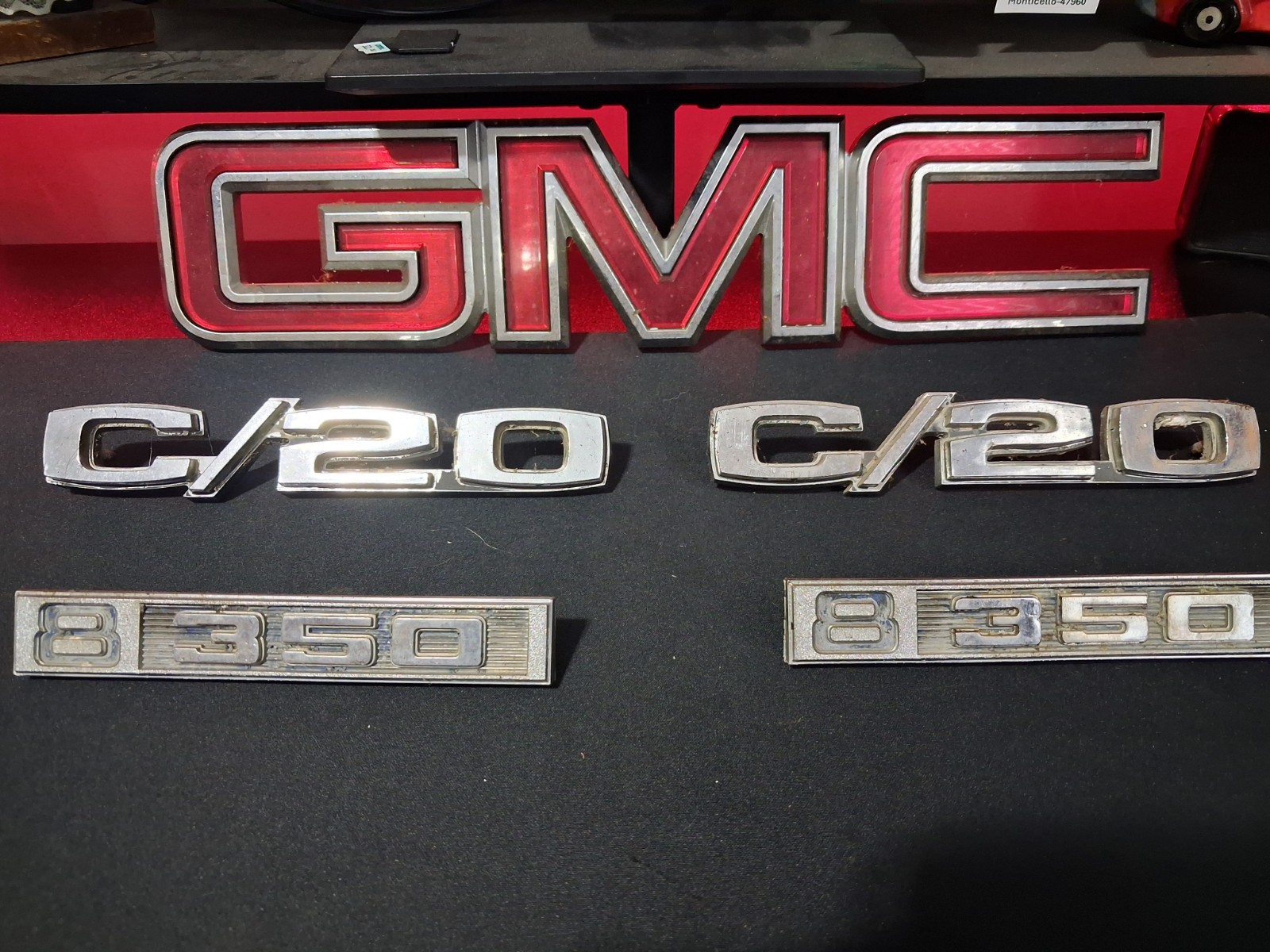 VINTAGE GMC 350 70S/80S C20 BADGES