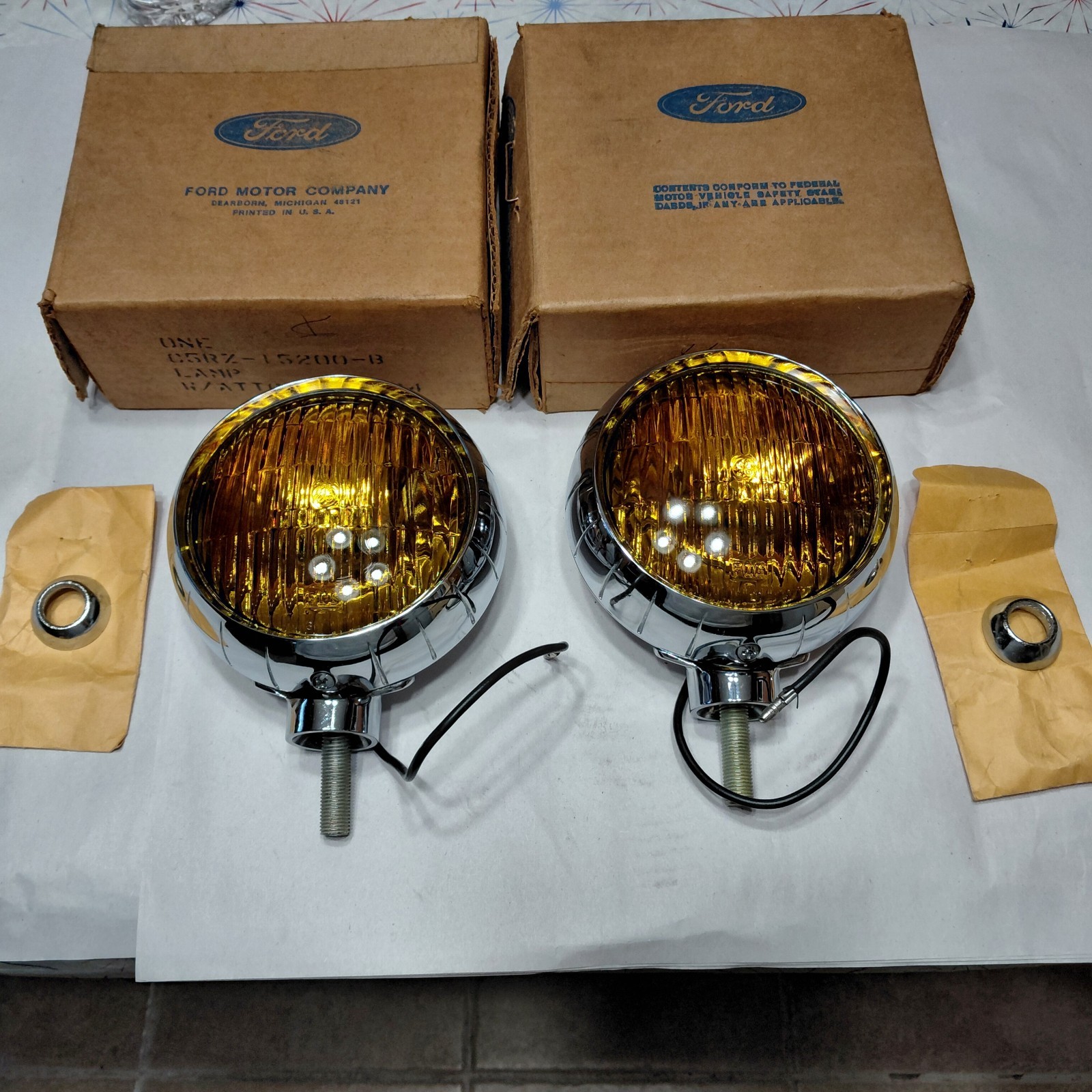 1965 - 1968 FORD ACCESSORY FOG LAMPS, NOS PAIR, TOP SHOW COND. GALAXIE, FAIRLANE