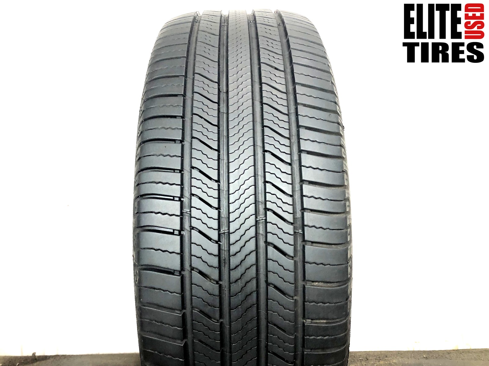 [1] Michelin Defender2 P235/55R20 235 55 20 Tire 9.5/32