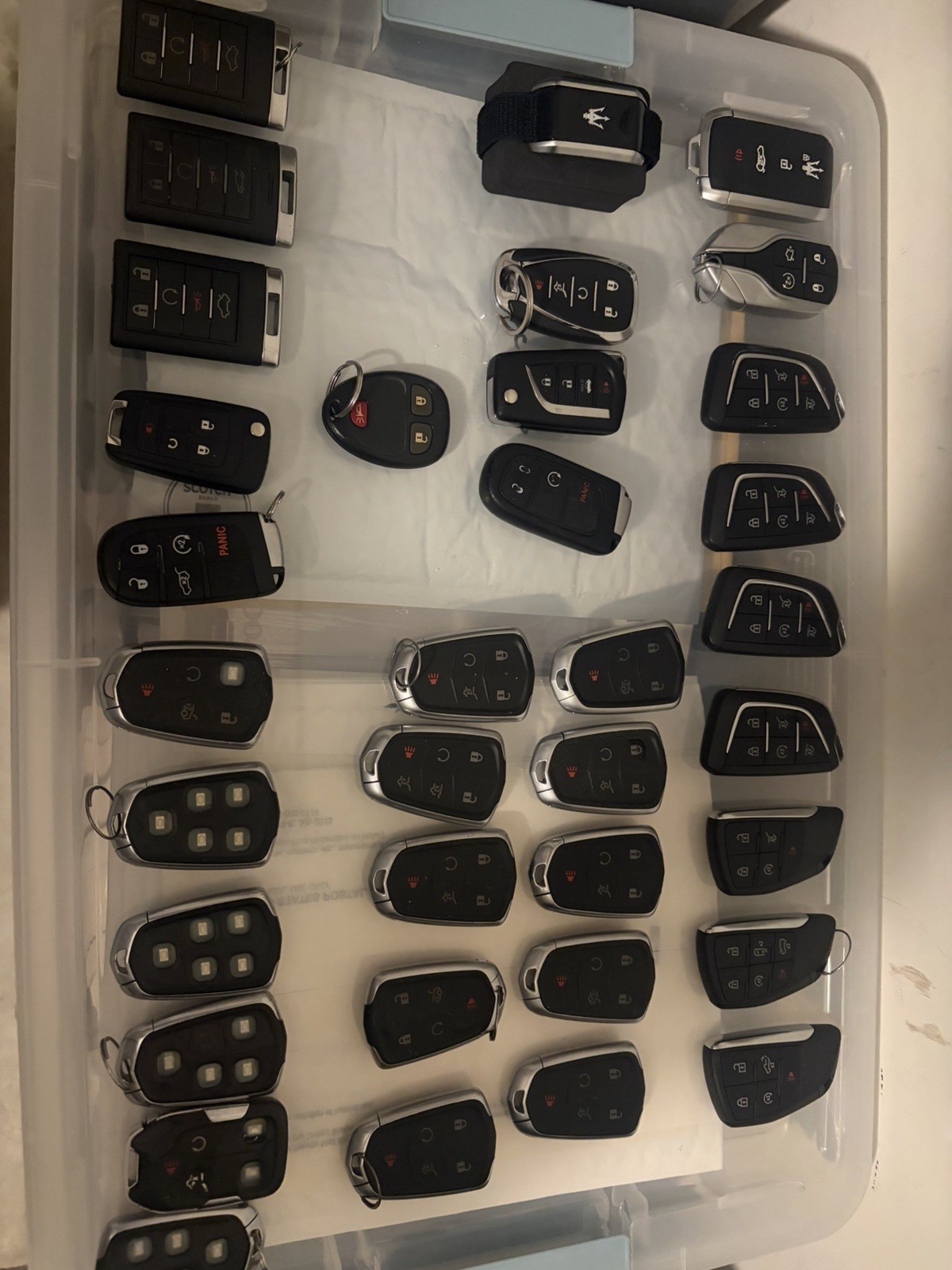 A Lot Of 35 Gm And Maserati Remotes/Smart Keys Used Most In Working Condition