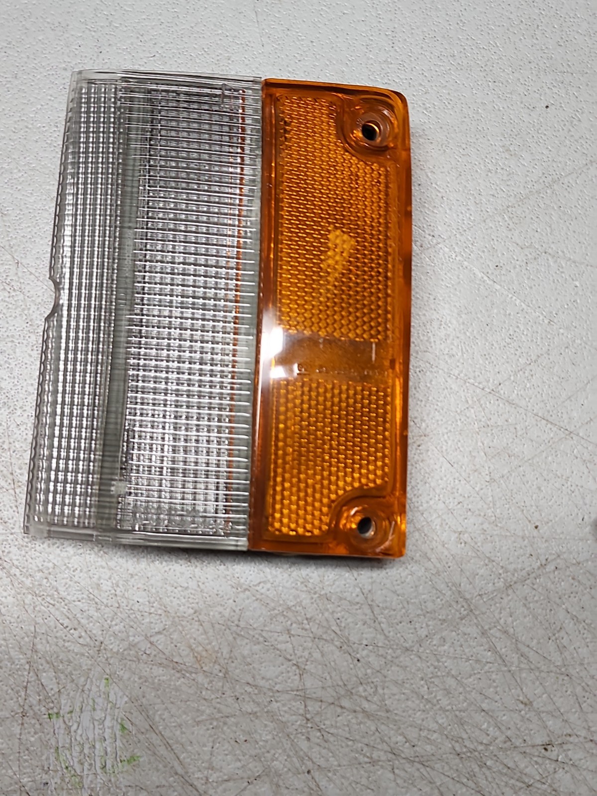 1982 - 1994 Oldsmobile Cutlass Front Side Marker Lamp NOS GM 929329 Left Driver