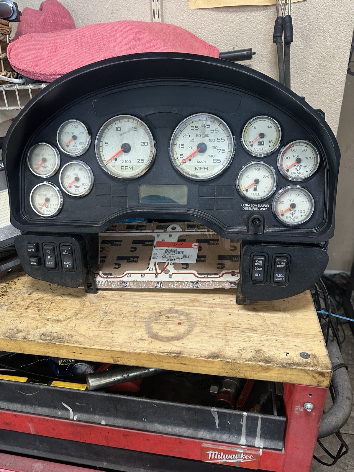 International PRO-STAR Instrument Cluster In Perfect Working Condition