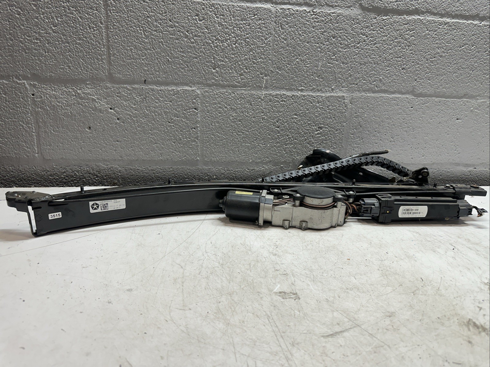 10-20 Grand Caravan Rear Sliding Door Module Track Motor Right RH OEM 10-20 Grand Caravan Rear Sliding Door Module Track Motor Right RH OEM