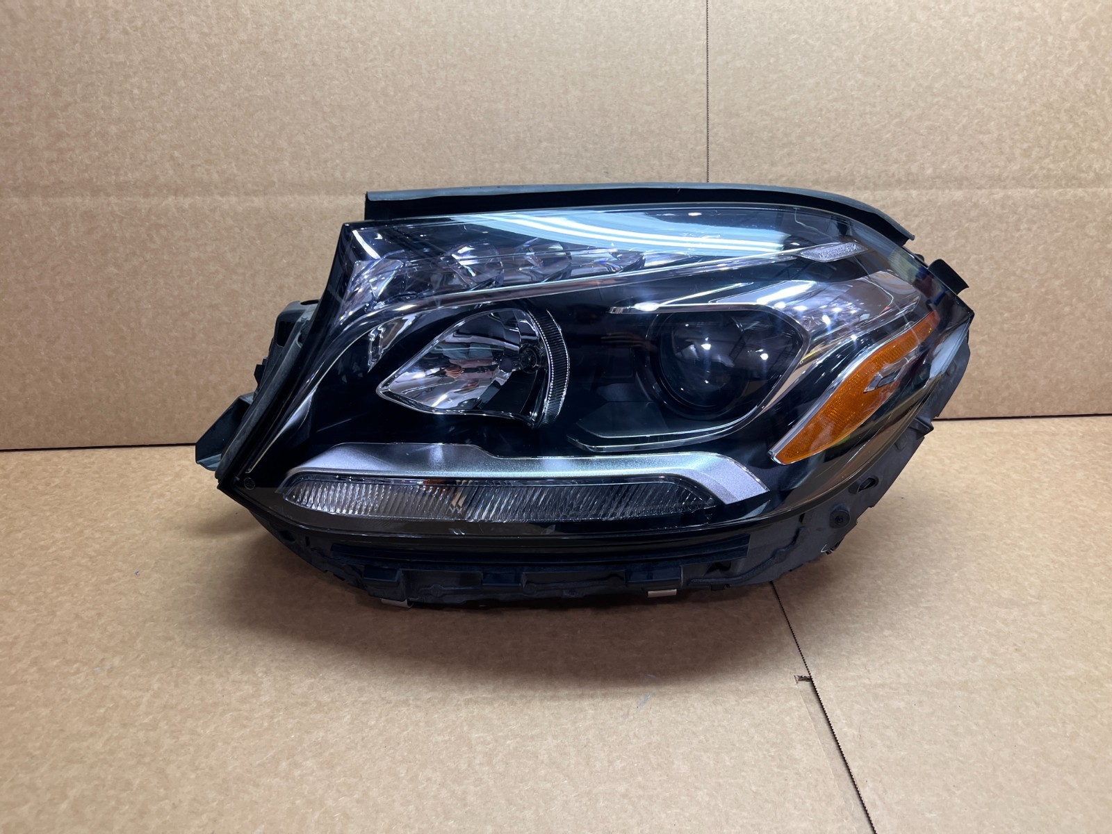 OEM 2017-2019 Mercedes GLS Class GLS450  Left Driver LH Halogen Headlight