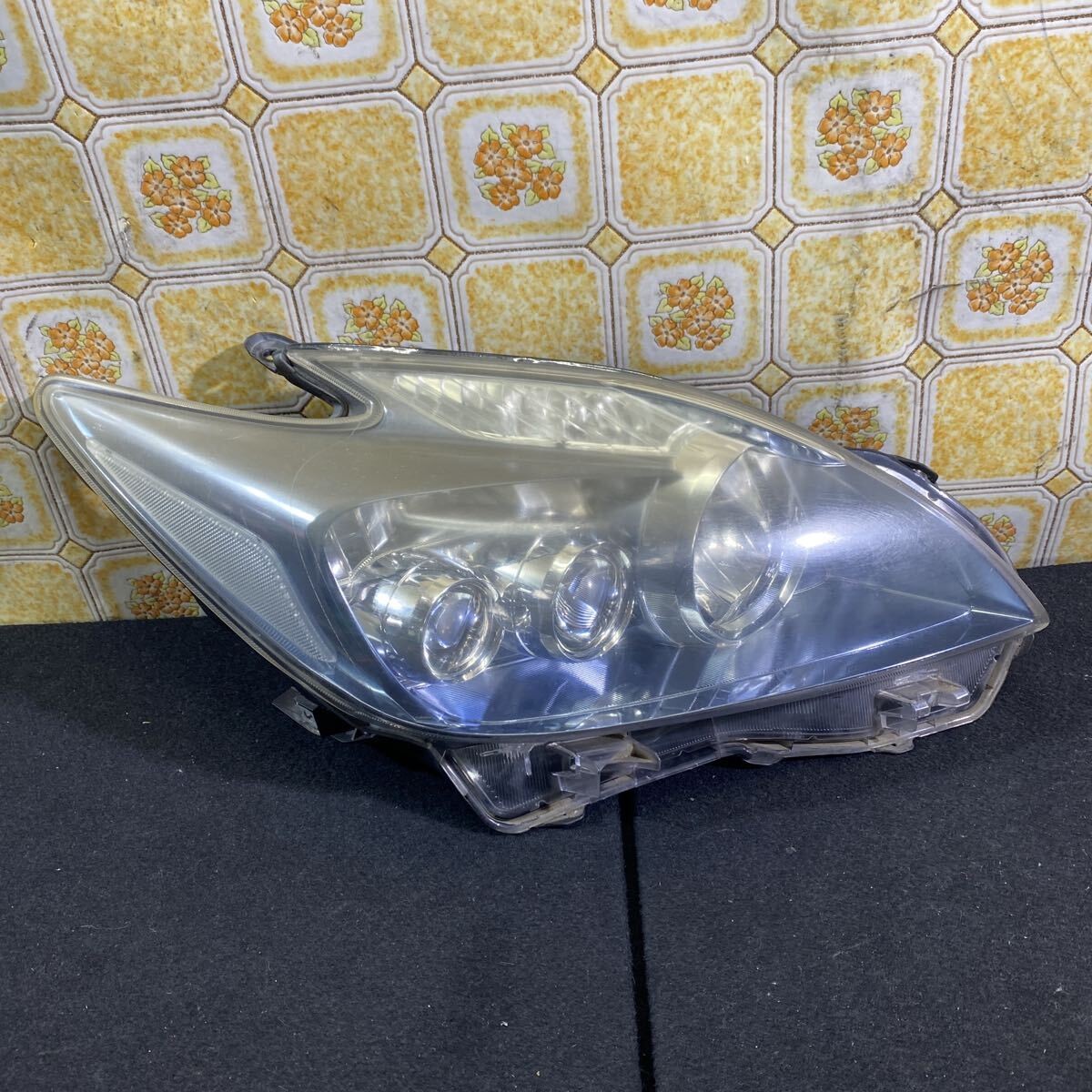 Junk JDM TOYOTA Prius ZVW30 Right Headlight RH 47-30 Color 070 Xenon HID Lamp