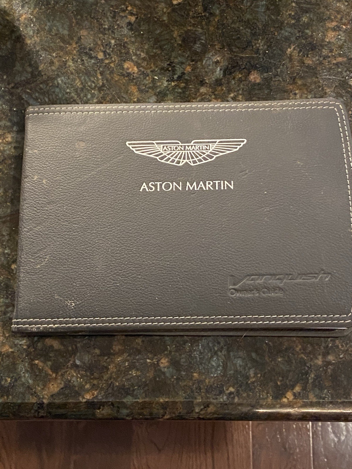 Aston Martin V12 Vanquish Owner's Guide Manual 2001-2004