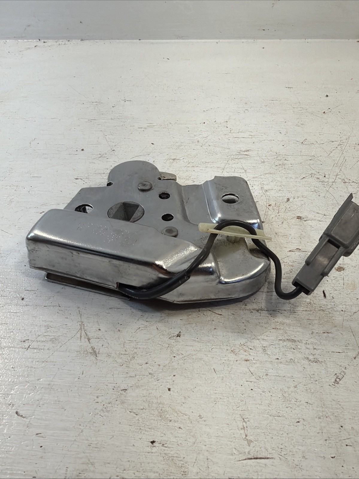 OEM 3917330 GM 1977-79 Lincoln Continental Trunk Latch Release Lock Actuator OEM 3917330 GM 1977-79 Lincoln Continental Trunk Latch Release Lock Actuator
