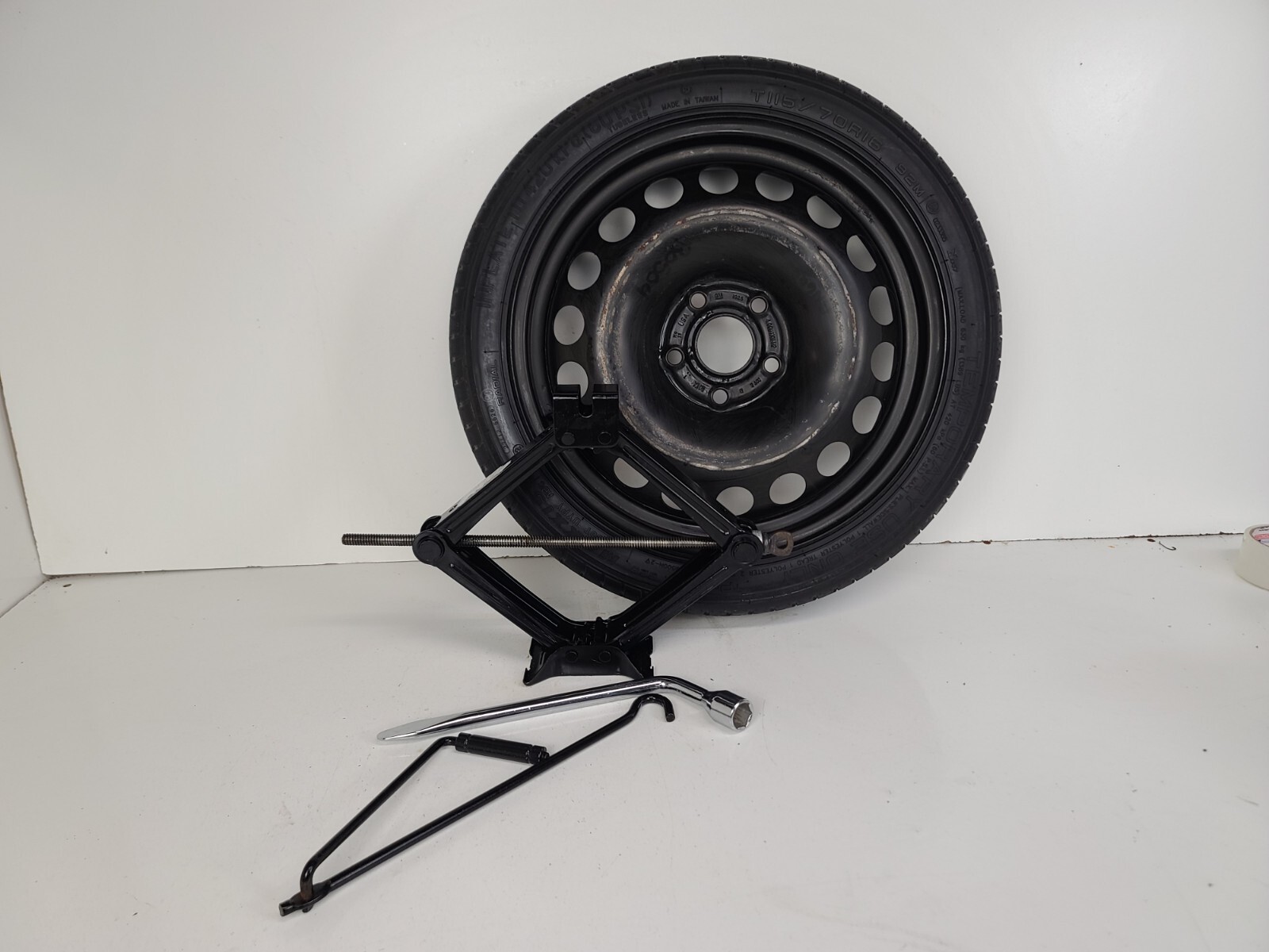Spare Tire W/Jack Kit 16\
