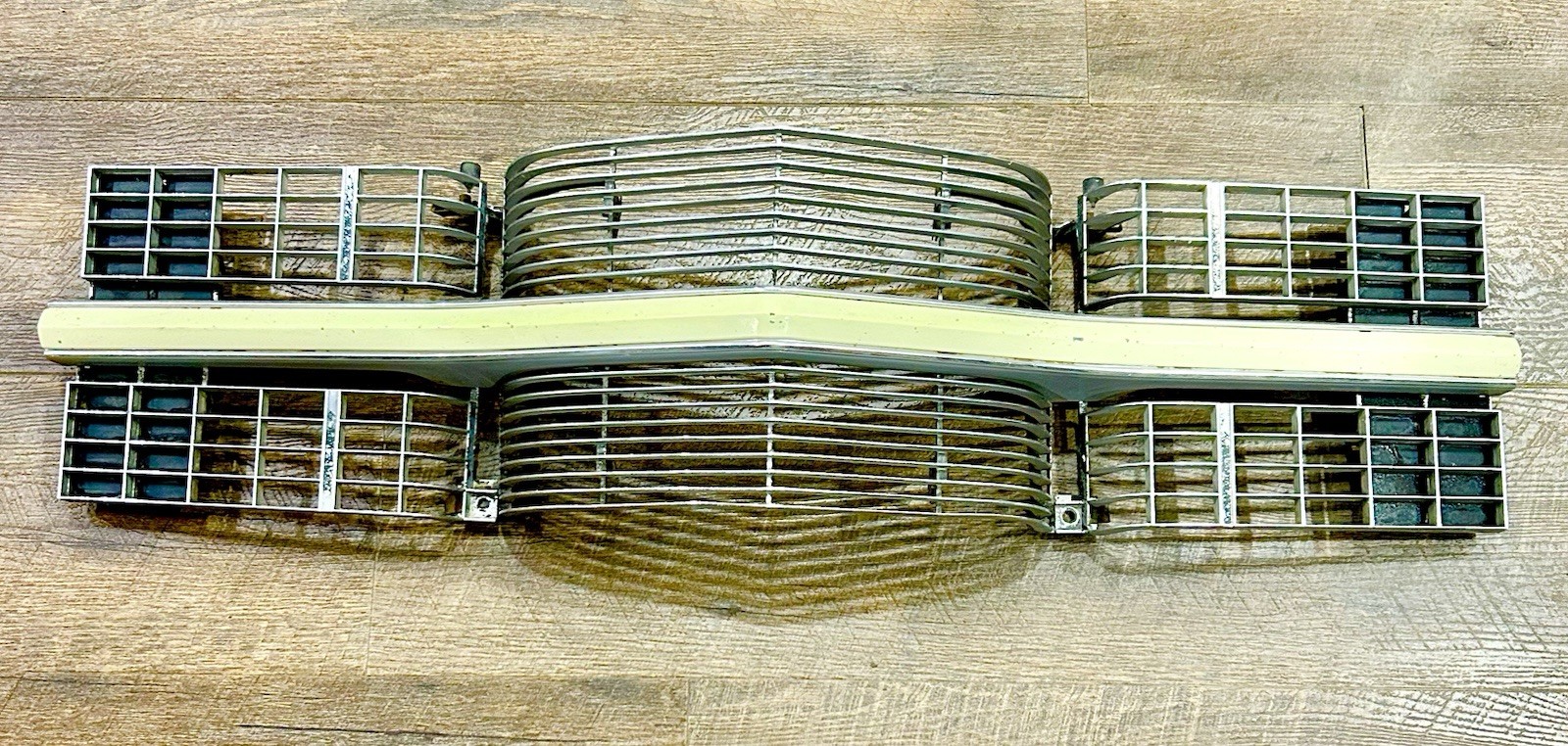 69 1969 FORD GALAXIE LTD HEAD LIGHT HEADLIGHT GRILLE ASSEMBLY SET NICE 69 1969 FORD GALAXIE LTD HEAD LIGHT HEADLIGHT GRILLE ASSEMBLY SET NICE