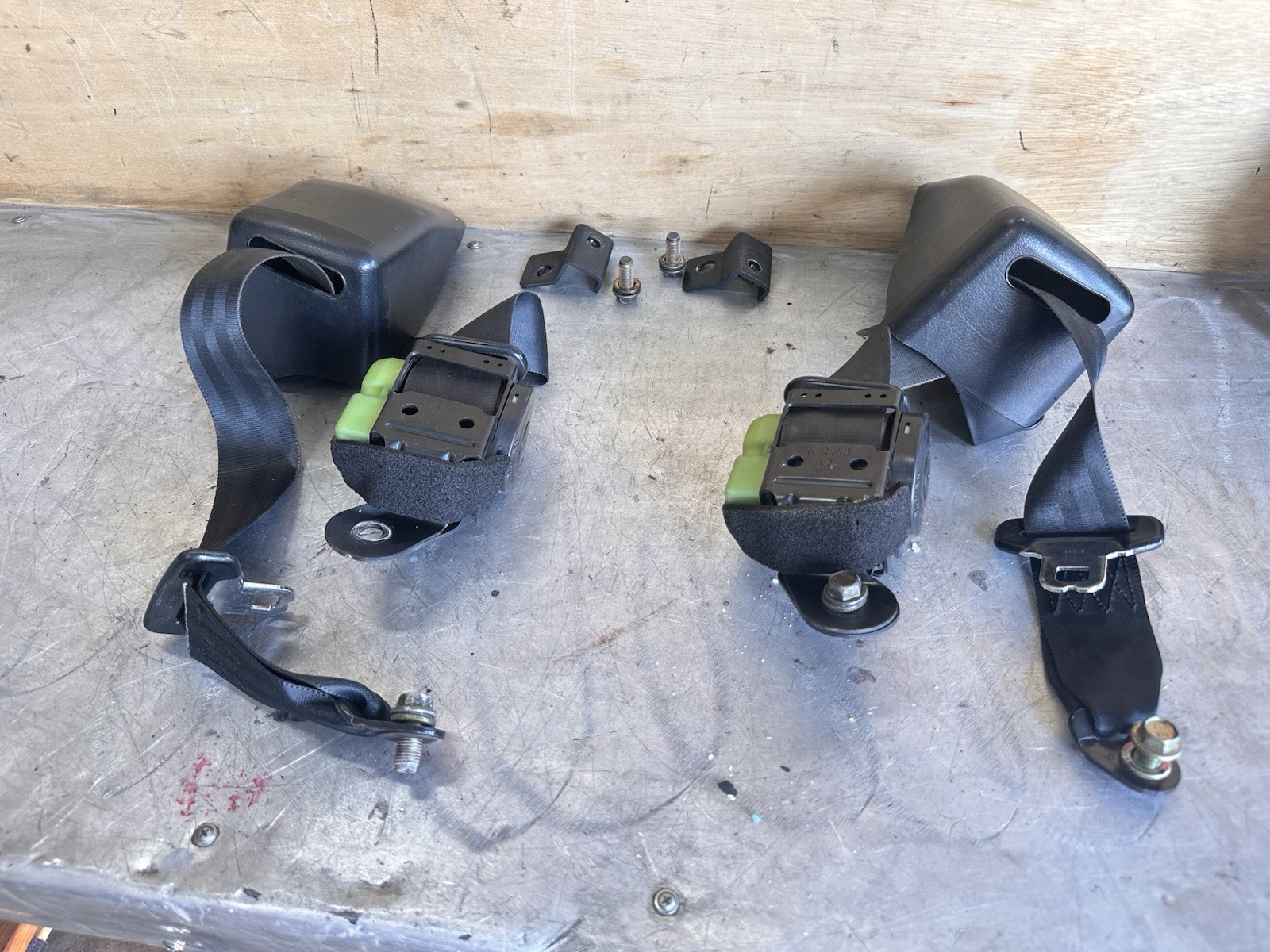 89-94 NISSAN 240SX S13 OEM REAR SEAT BELT RETRACTOR (L/R) PAIR Good Condition 89-94 NISSAN 240SX S13 OEM REAR SEAT BELT RETRACTOR (L/R) PAIR Good Condition