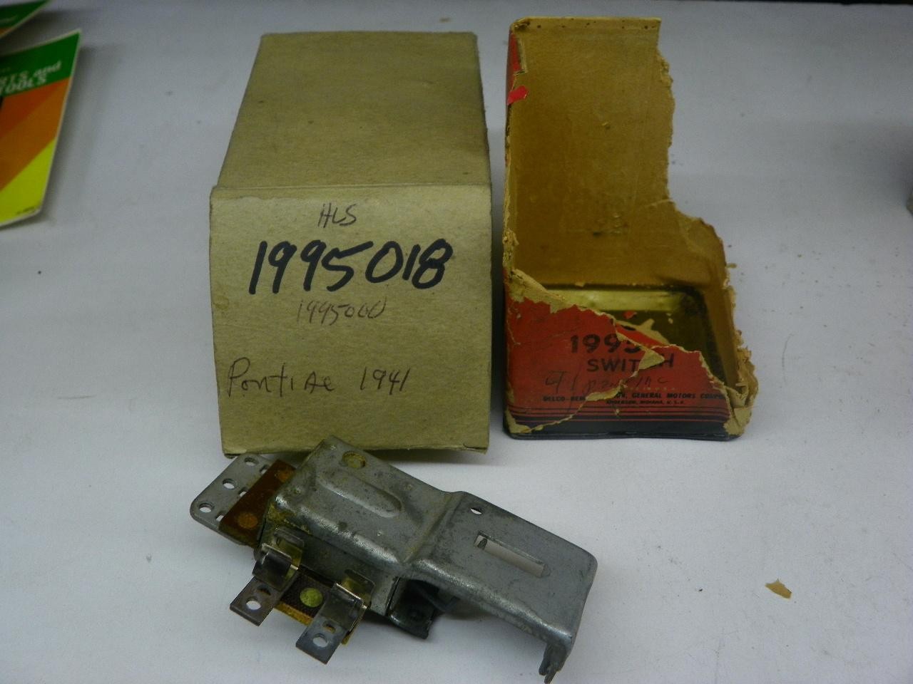 Delco-Remy 1995018 Headlight Switch 1942-1948 Pontiac NOS