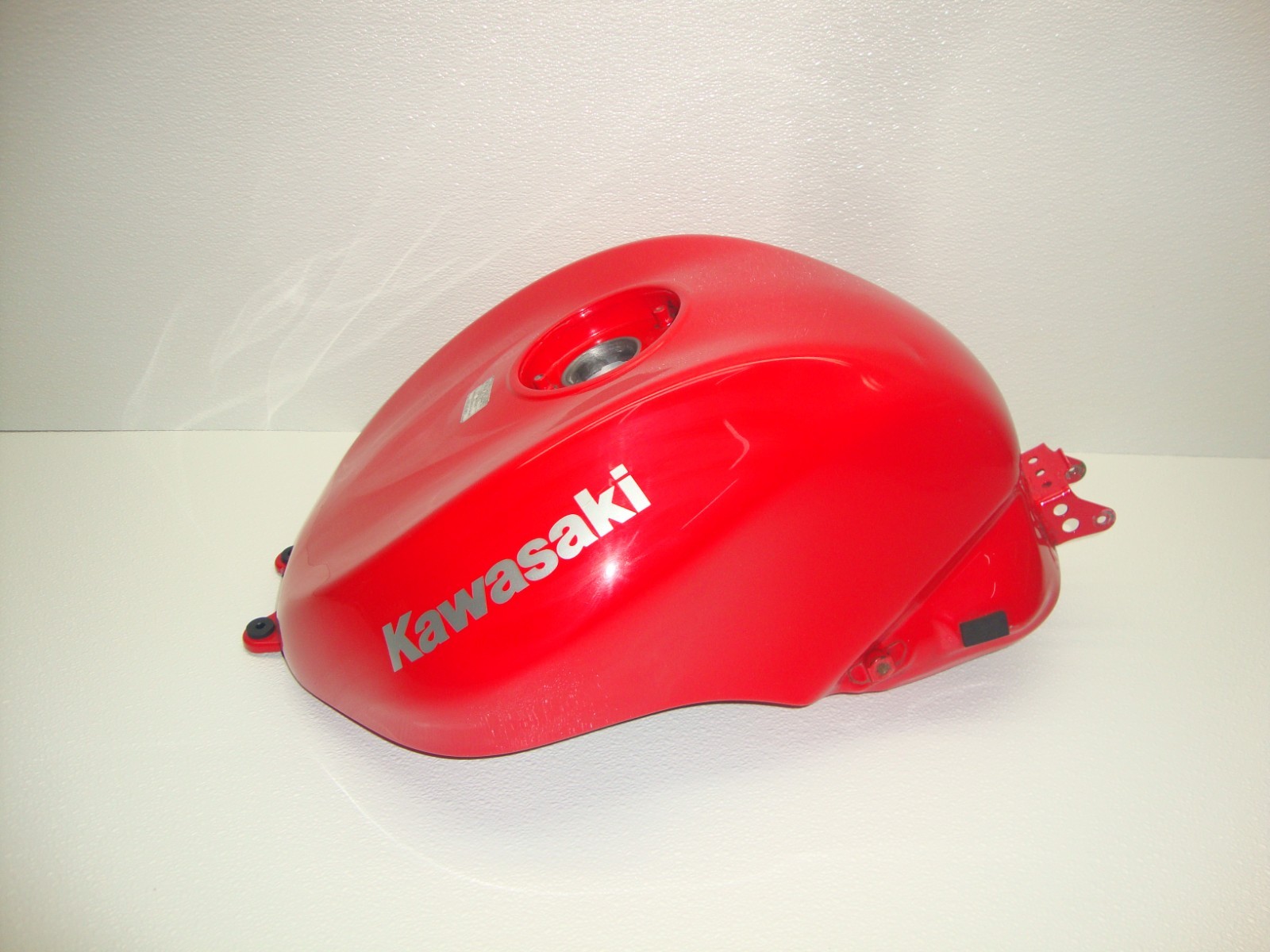 2006 2007 KAWASAKI NINJA ZX10R OEM GAS TANK FUEL CELL PETROL RESERVOIR RED 06 07