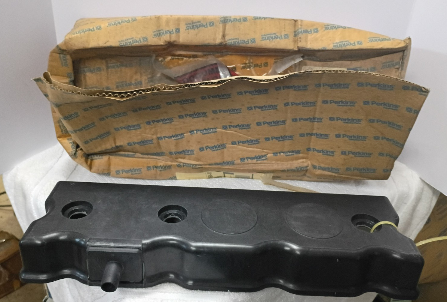 GENUINE PERKINS Head Valve Cover 4142X191  1004-40 1004-40T 1004-40TW 1004-42