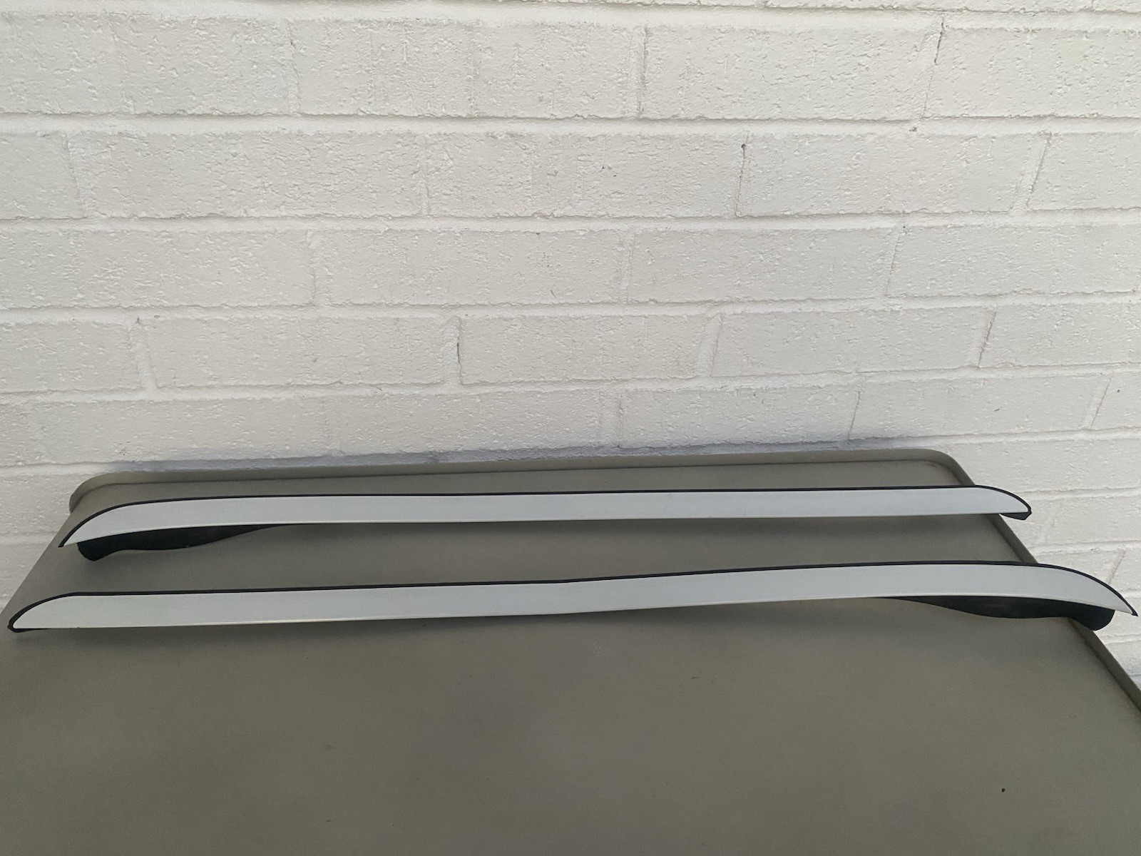 11-17 BMW F25 X3 Front Left & Right Side Windshield Molding Trim Sill Silver OEM 11-17 BMW F25 X3 Front Left & Right Side Windshield Molding Trim Sill Silver OEM