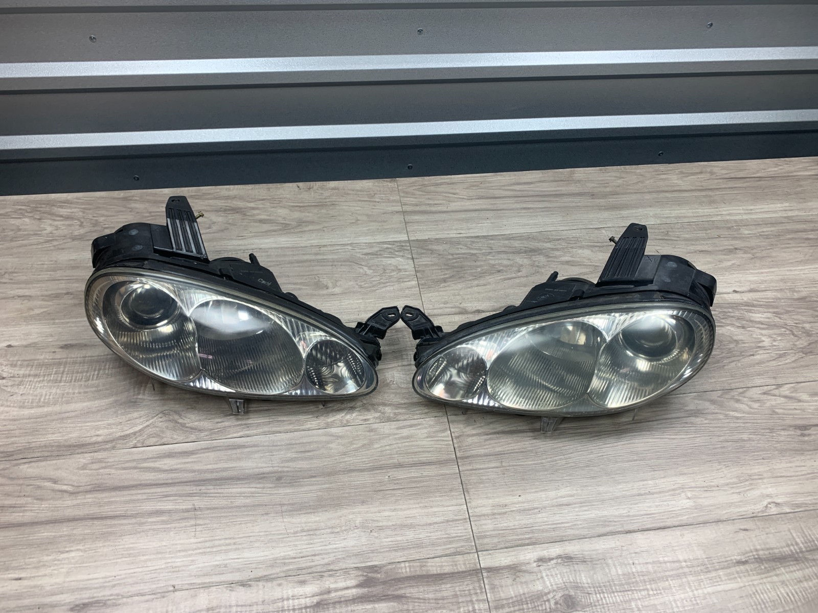 2001-2005 Mazda Miata Oem Headlight Housing Driver Passenger Set NB2 Mx5 *READ*