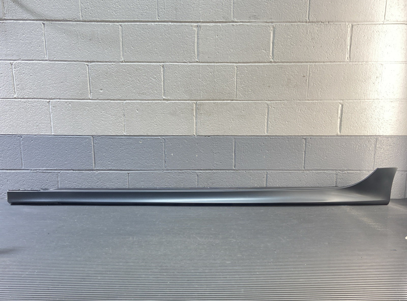 2014-2018 Audi RS7 C7 Rocker Molding Cover Panel Left Lower Gray LX75 OEM *NOTE*