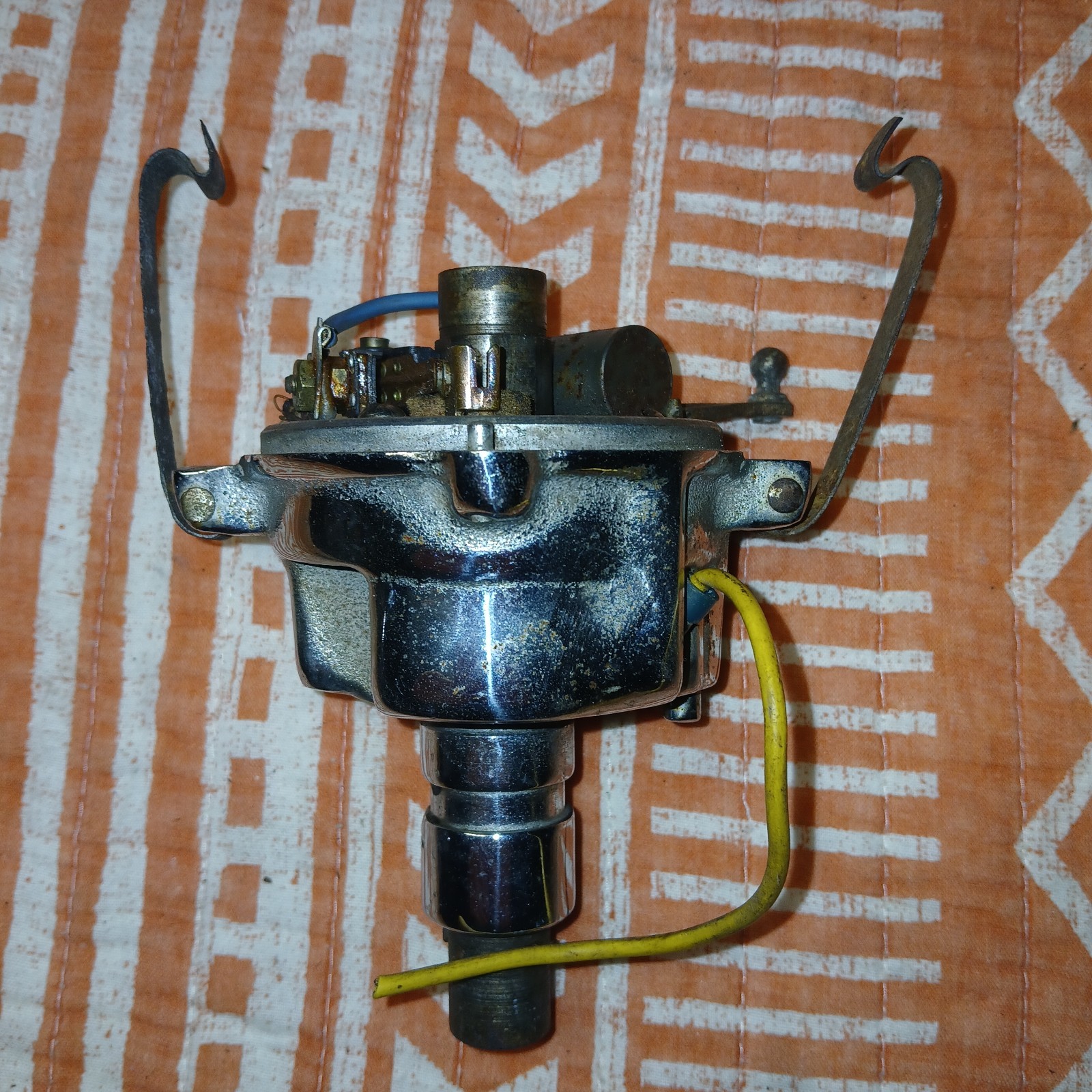 1932-1934 Ford Model B 4-Cyl  Chrome Distributor assembly