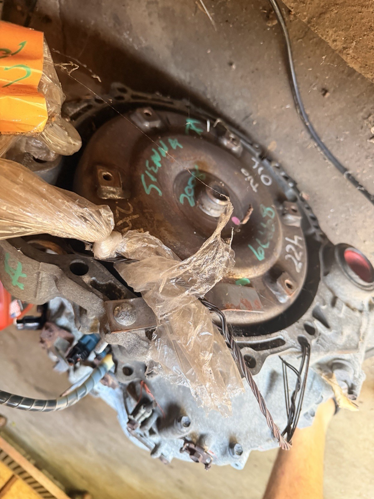 Genuine OEM Toyota U151E 5-Speed Automatic Transmission – 69,000 Original Miles