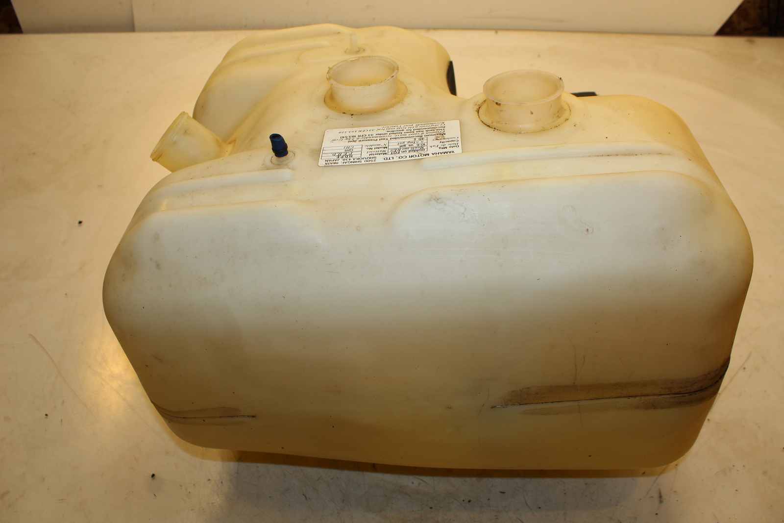 1994 Yamaha Wave Raider 700 Gas Tank Fuel Reservoir GH1-67711-01-00