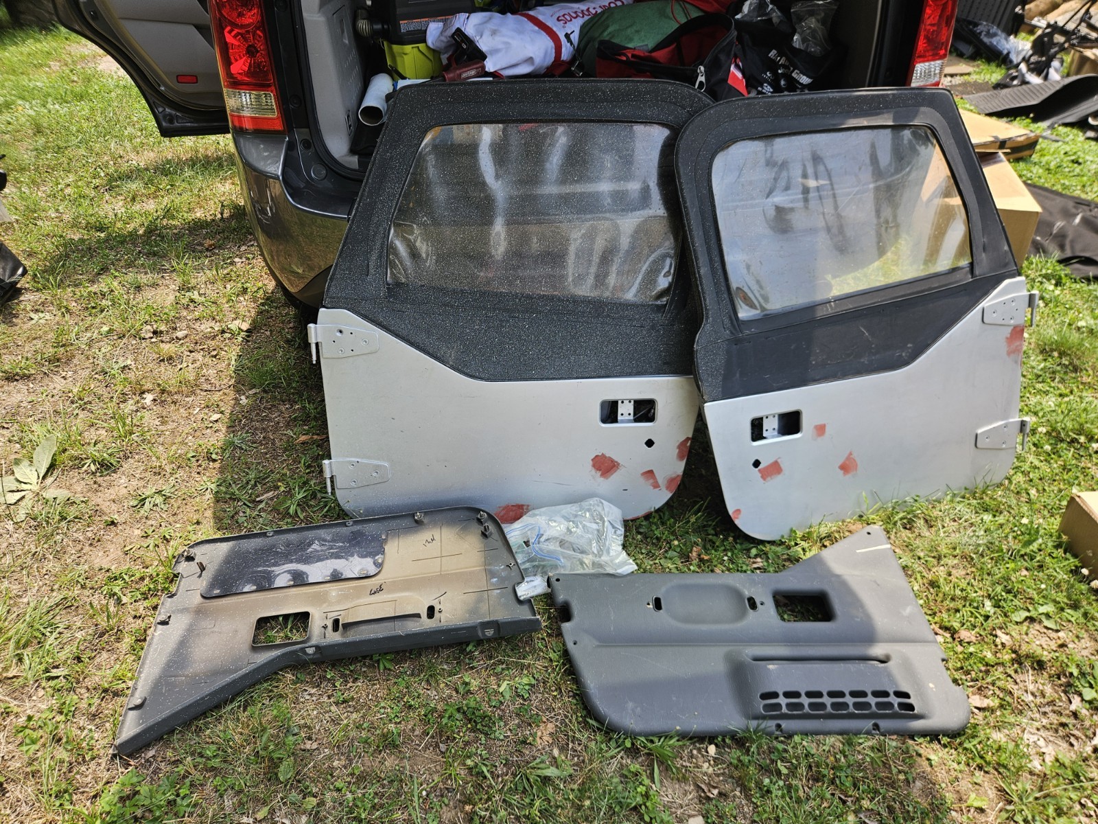 97-06 Jeep Wrangler TJ Factory Half Doors With Uppers PRIMER GRAY 97-06 Jeep Wrangler TJ Factory Half Doors With Uppers PRIMER GRAY