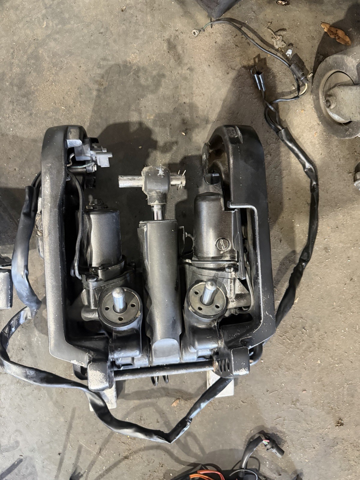 1989 Johnson 110 POWER TRIM AND TILT ASSEMBLY