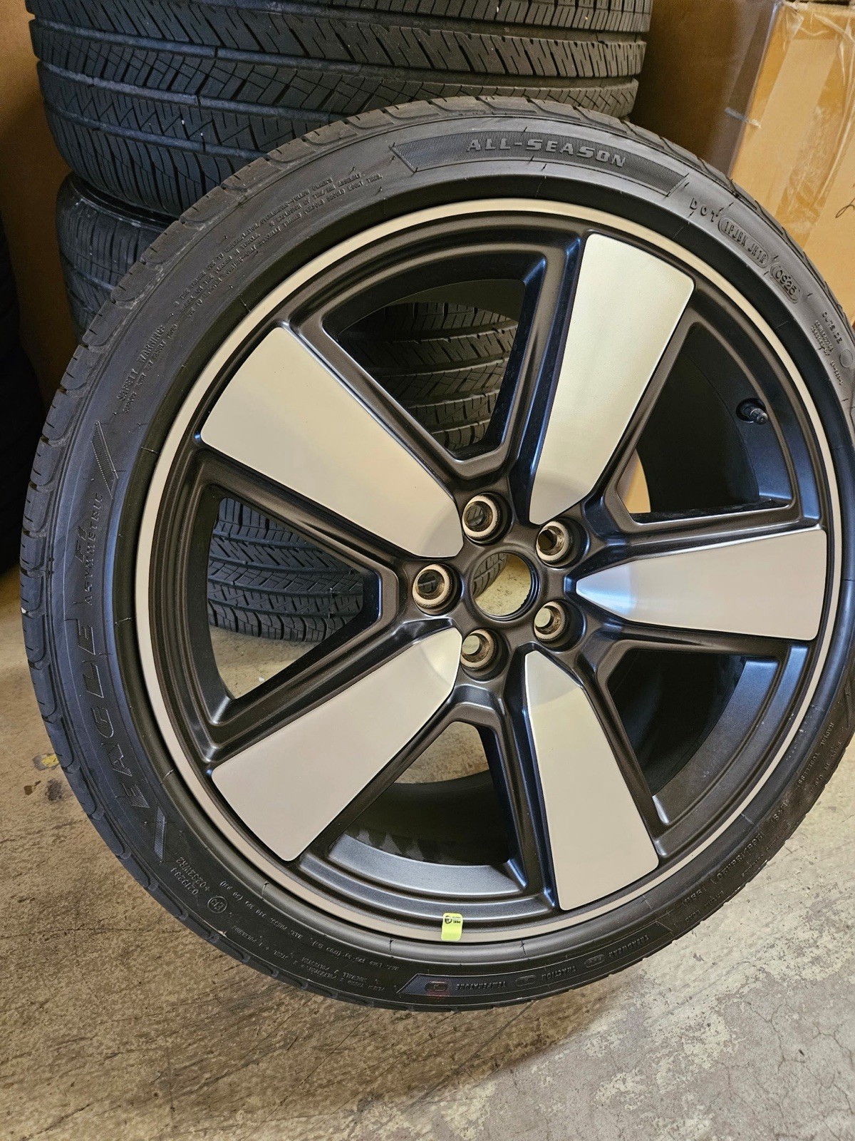 OEM Ford Mustang 60th Anniversary Wheel & Tire (1) 265/35R20 Goodyear 15-25