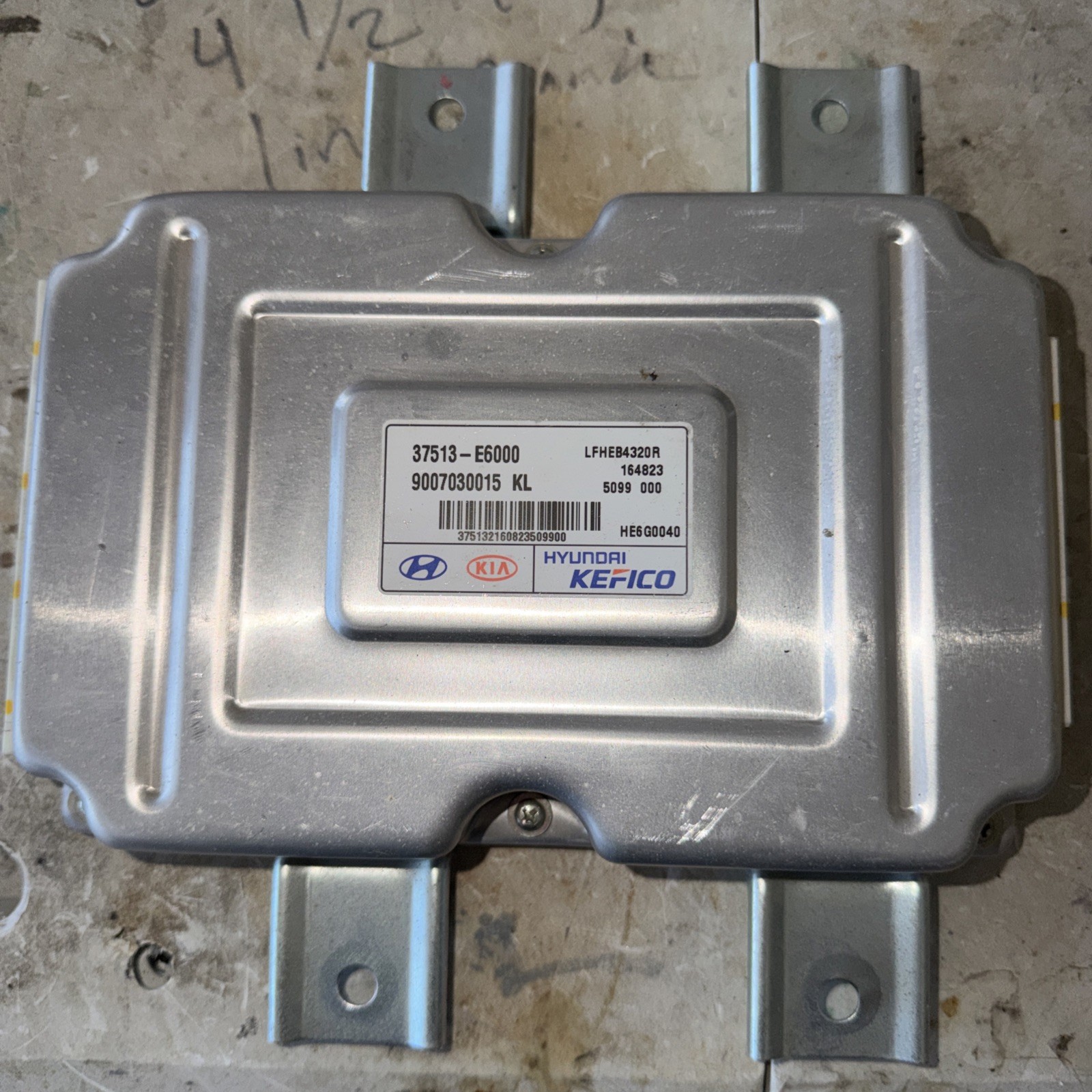 Hyundai Sonata 2016-17 Hybrid Battery Management System 37513-E6000 Hyundai Sonata 2016-17 Hybrid Battery Management System 37513-E6000