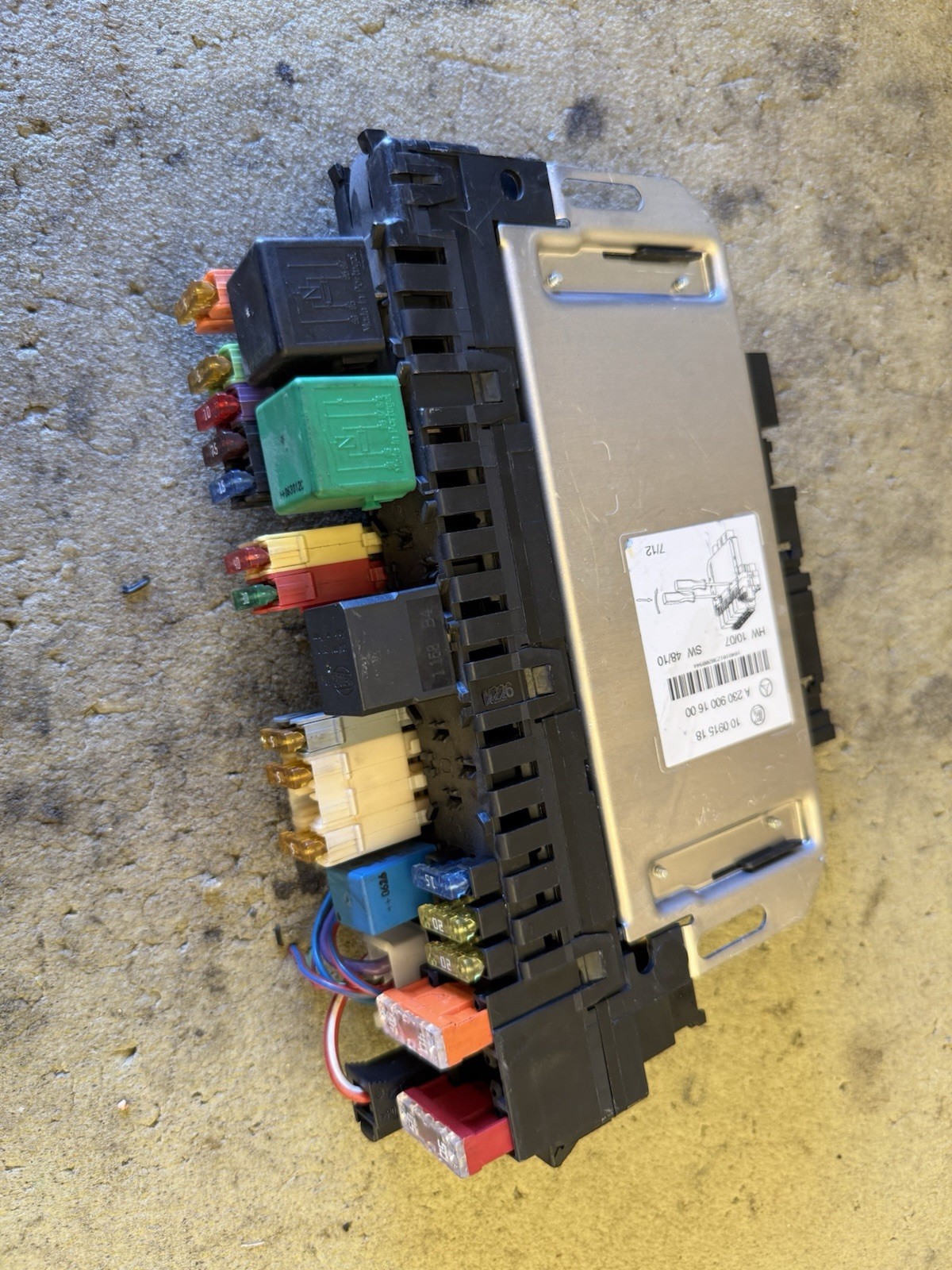 03-06 Mercedes R230 SL500 Front Right SAM Fuse Relay Module A2309001600 Oem Unit