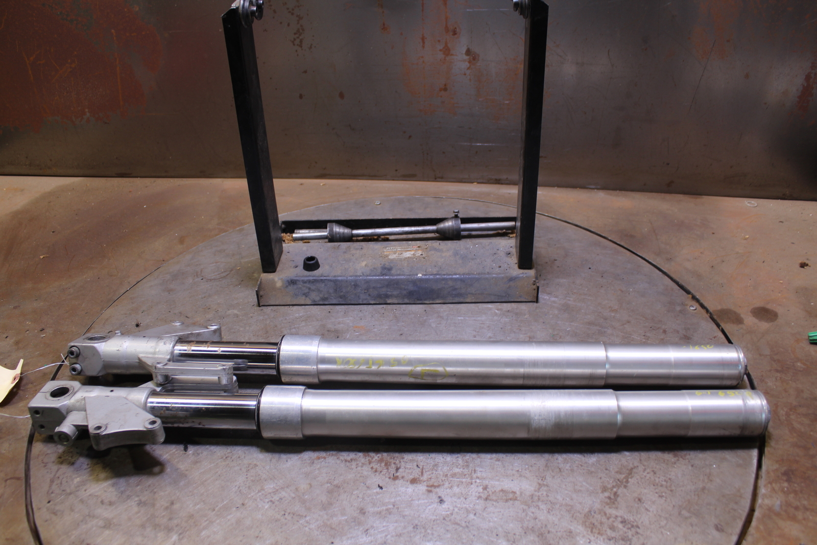 06-17 Hyosung Gt650 Pair Front Forks Straight