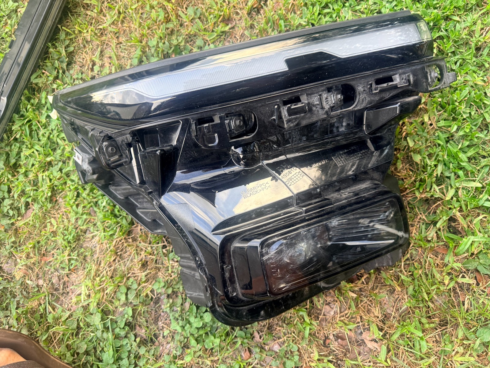 2024-2025 CHEVY TRAVERSE HEADLIGHT 26569798 RIGHT COMPLETE OEM