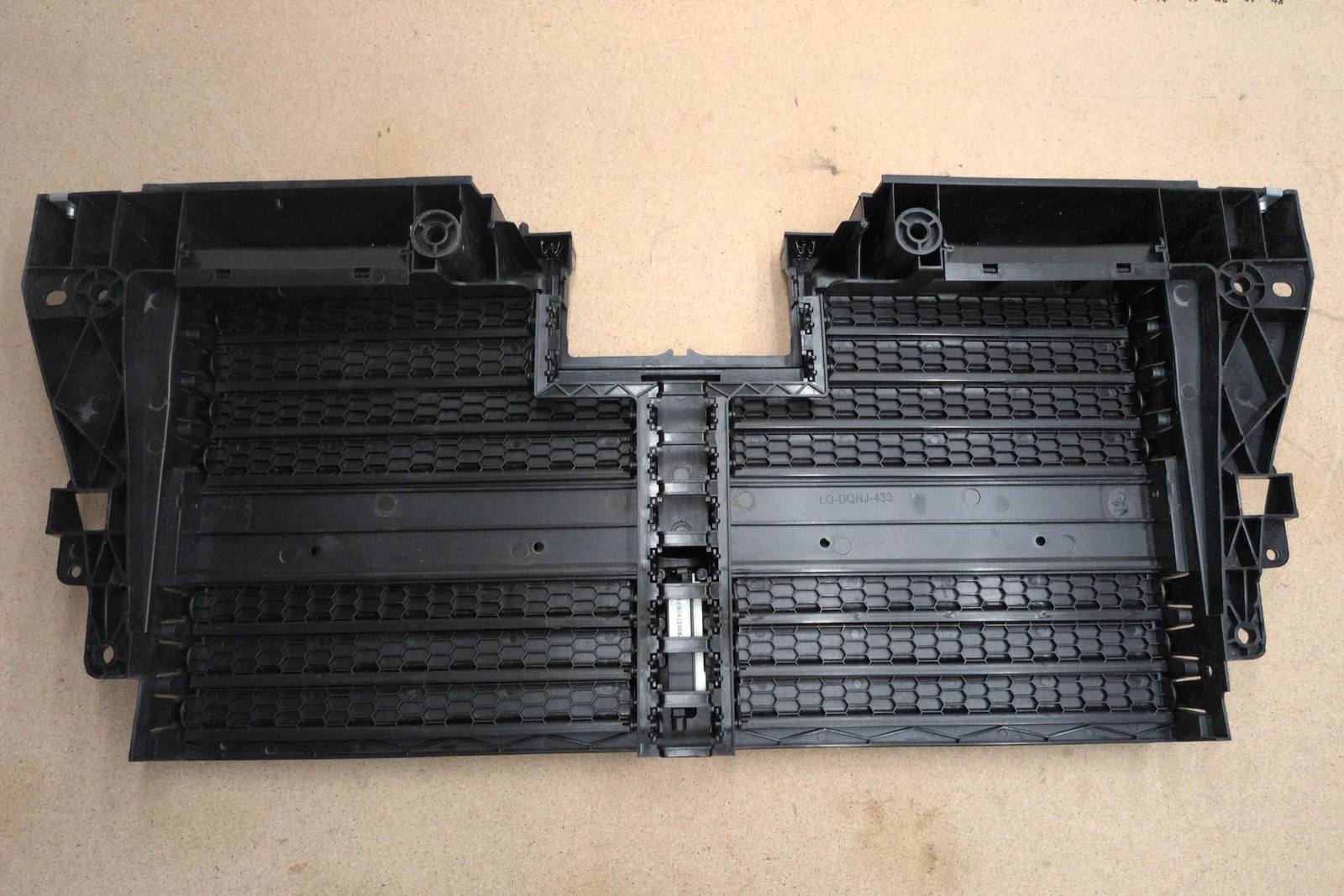 Active Grille Shutter with Motor 2021-2026 Jeep Grand Cherokee L WL 68508765AB