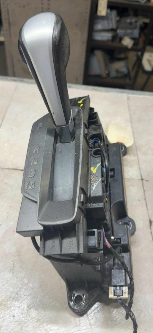 2010-2015 GMC Terrain Automatic Transmission Floor Gear Shifter Assembly Oem